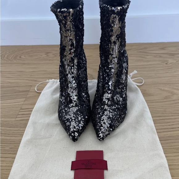 Valentino Garavani Stretch Sequin Bootie in gunmetal size 36 - Picture 2 of 10